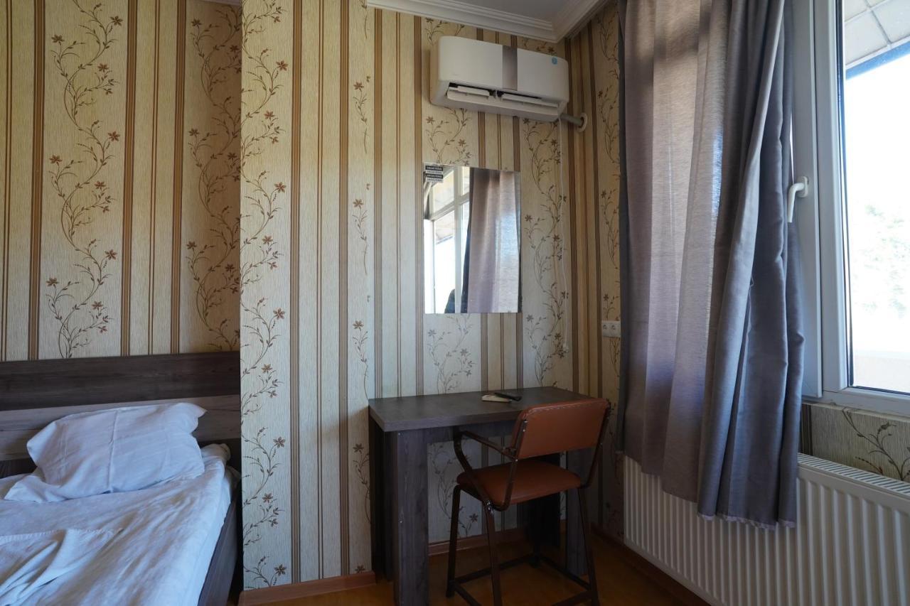 Imperator 1 Hotel Kutaiszi Kültér fotó