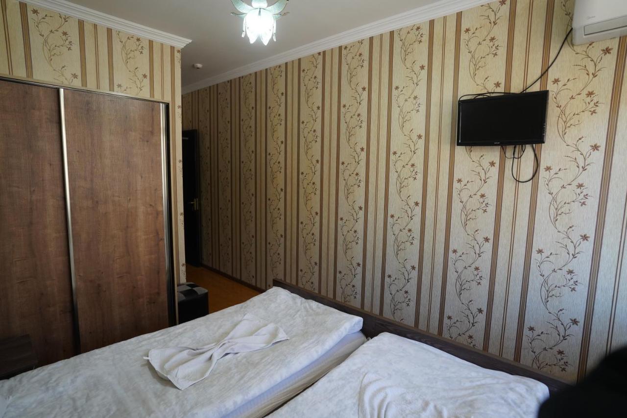 Imperator 1 Hotel Kutaiszi Kültér fotó
