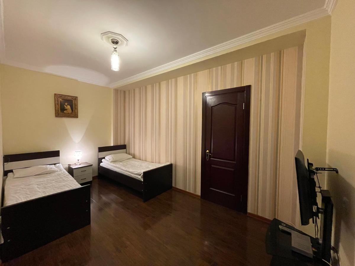 Imperator 1 Hotel Kutaiszi Kültér fotó