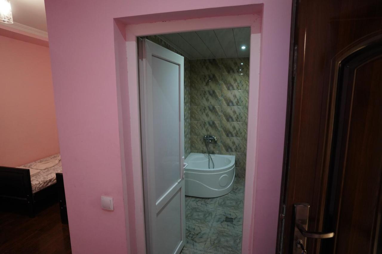 Imperator 1 Hotel Kutaiszi Kültér fotó