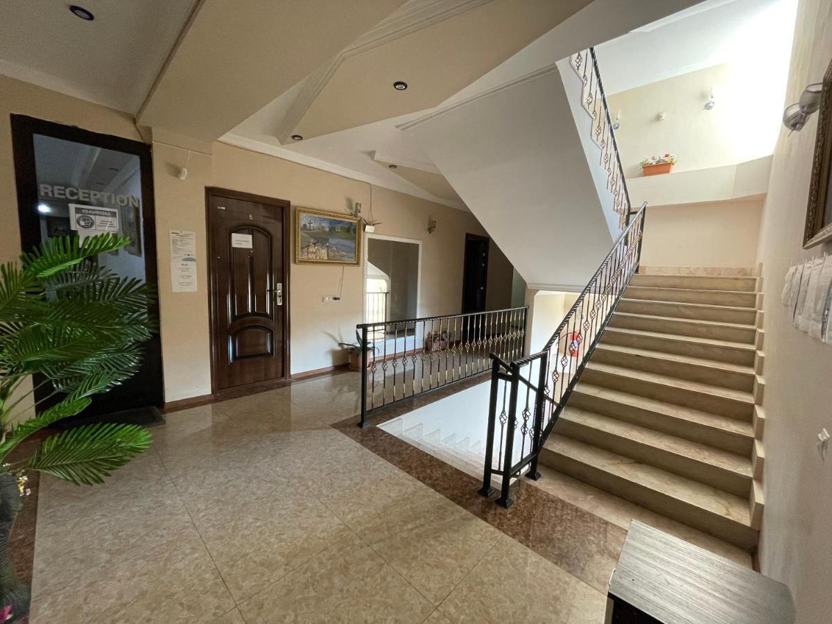 Imperator 1 Hotel Kutaiszi Kültér fotó
