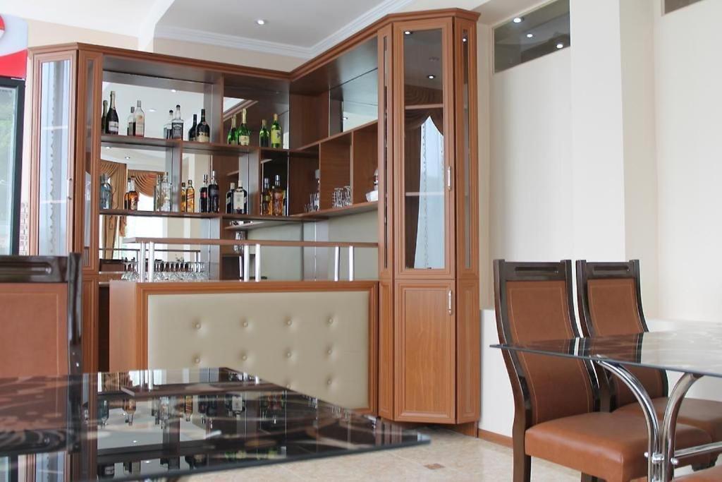 Imperator 1 Hotel Kutaiszi Kültér fotó